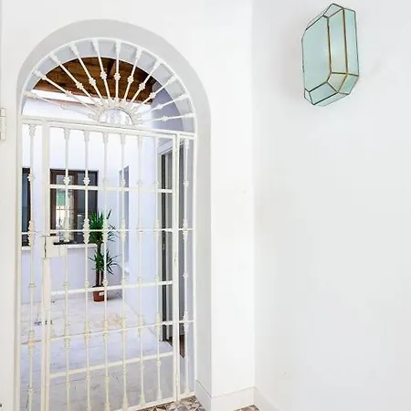 Beautiful Ground Floor Duplex In The Heart Of