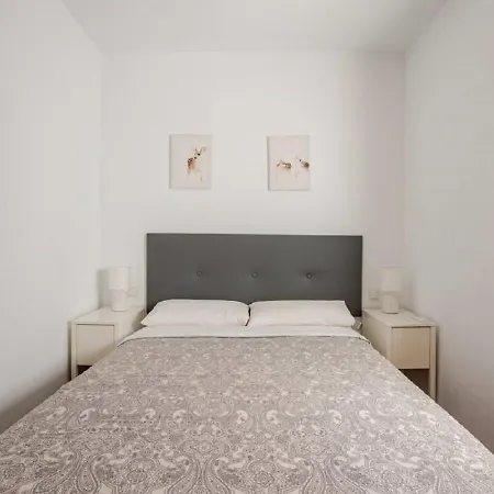 Beautiful Ground Floor Duplex In The Heart Of *