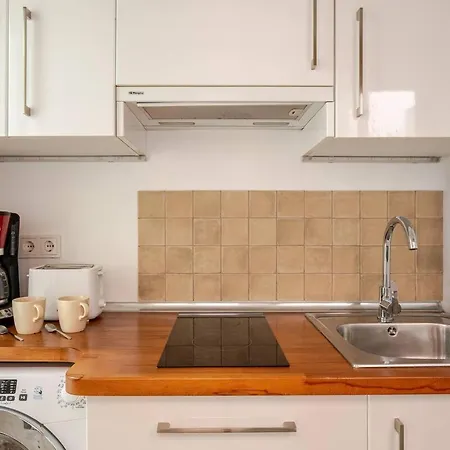 Beautiful Ground Floor Duplex In The Heart Of *